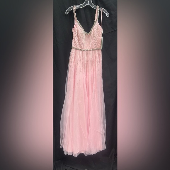 Mac Duggal 11797 NWT Sample Dress - Picture 1 of 3